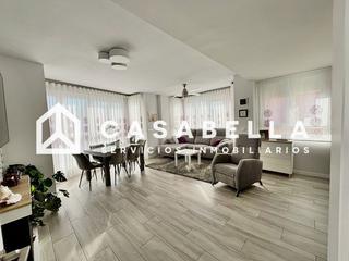 Pis a Sant Antoni. Casabella inmobiliaria vende amplio y luminoso piso con vistas d