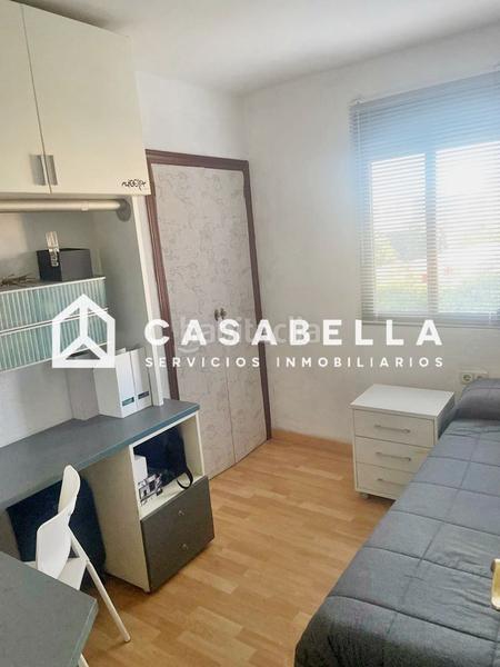 Foto 4d00b876-e5a5-4032-9d0c-114770a8351a. Piso casabella inmobiliaria vende en exclusiva luminoso piso exterior de 90 m, con trastero y en planta alta en quatre carreres. en Valencia