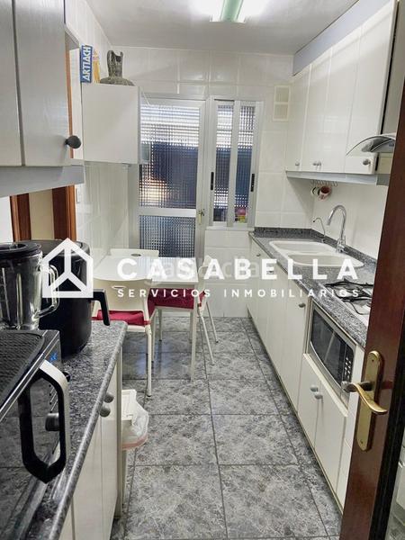 Foto 6ab0cfd0-5c22-498d-9ccb-473385424e12. Piso casabella inmobiliaria vende en exclusiva luminoso piso exterior de 90 m, con trastero y en planta alta en quatre carreres. en Valencia