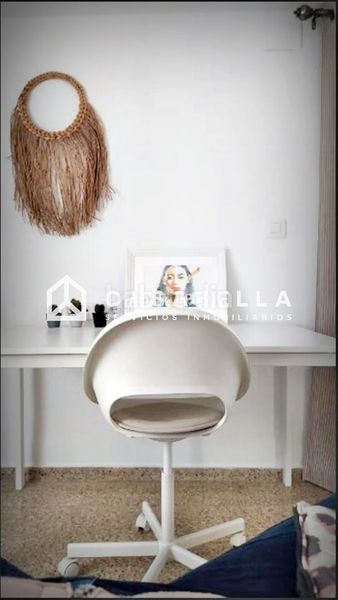 Foto b69ab1a1-e09a-4e33-ac24-89f3e8df7477. Pis a playa puerto de Sagunto Sagunt