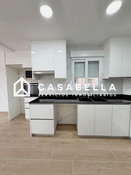 Foto 4d07257f-9e2f-4820-ade2-2551d2506656. Pis a Nou Moles Valencia