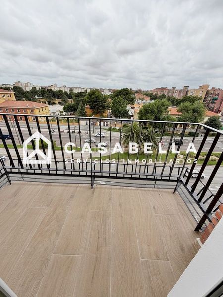 Foto cfef9640-ad54-4128-90d3-0e0ef6421375. Pis a Nou Moles Valencia