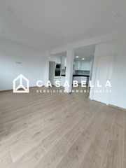 Pis  Cid. Casabella inmobiliaria vende vivienda completamente reformada a