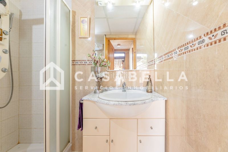 Foto d1e1007d-93d2-4b53-be2e-70e2a2ec1026. Casa amb calefacció piscina a La Cañada Paterna