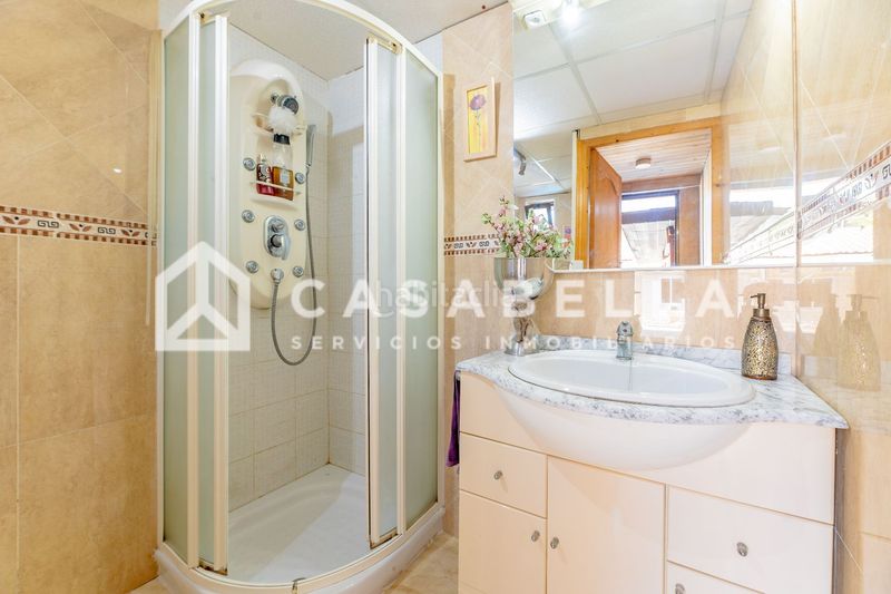 Foto ec240210-44d9-4c07-a4aa-f8e932c1832b. Casa amb calefacció piscina a La Cañada Paterna