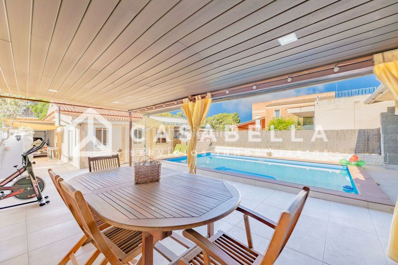 Foto f4ecb1af-2041-49b1-8c72-41bab7e2913f. Casa amb calefacció piscina a La Cañada Paterna