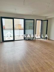 Alquiler Piso en Casas Verdes. Casabella inmobiliaria alquila vivienda de obra nueva en paterna