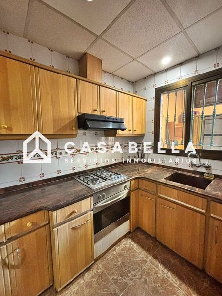 Foto b4a073c0-05b3-43cb-8d90-ecc59f3b9a1f. Casa a El Cabanyal-El Canyamelar Valencia