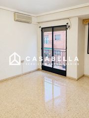 Appartement à Aldaia. Casabella inmobiliaria vende piso en aldaia exterior con ascenso