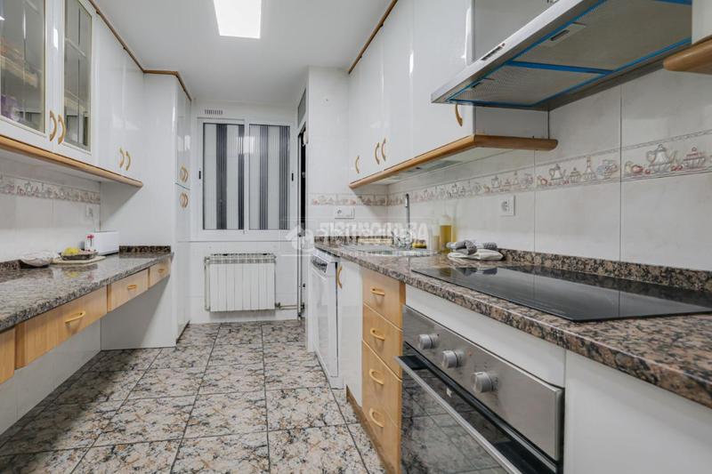 Foto 73fc328f-d575-47a9-821b-24e74e90d26b. Pis a Bellvitge Hospitalet de Llobregat (L´)