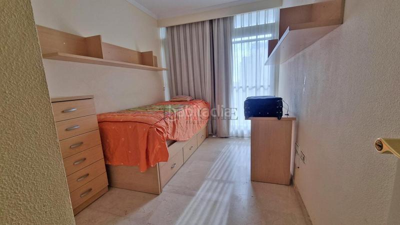 Foto 5101d27a-42bb-4e43-b353-c6198ecad588. Piccolo appartamento con piscina in Playa Poniente Benidorm