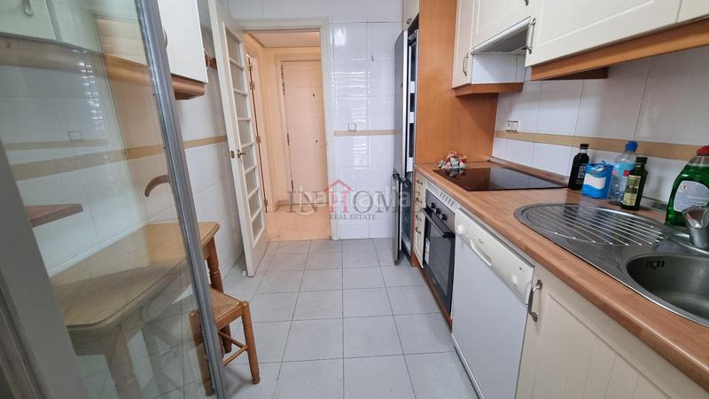 Foto 8999edea-d1d4-4a78-b242-12087811d2fa. Piccolo appartamento con piscina in Playa Poniente Benidorm