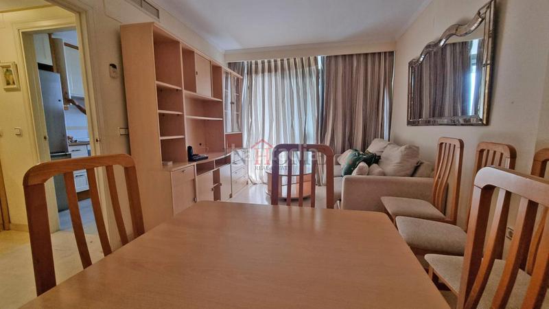 Foto ce118f2c-f002-40e7-bcee-9eb948ba614f. Piccolo appartamento con piscina in Playa Poniente Benidorm