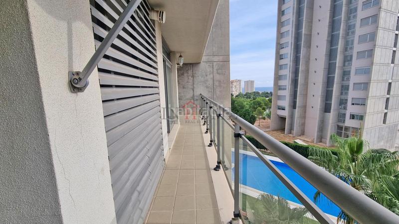 Foto f9d90a1a-1ebd-4a35-8d02-67a5ac13dd11. Piccolo appartamento con piscina in Playa Poniente Benidorm