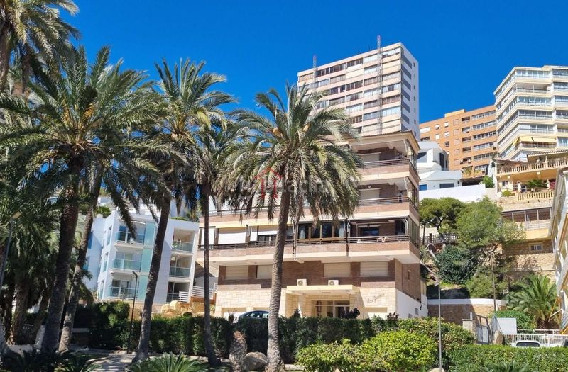 Foto e2cdc6ef-7cc7-47ce-bd35-8e2bb55eefdc. Apartament amb aparcament a Playa Poniente Benidorm