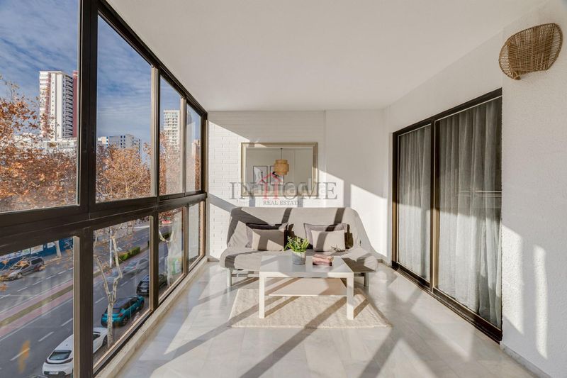 Foto 46d8e68d-63c9-4253-80b5-ec6508f5b012. Apartament amb piscina a Playa Levante Benidorm