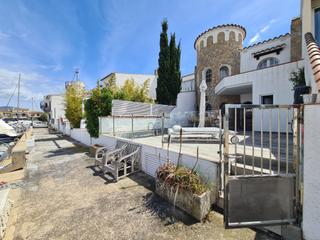Casa adossada a Port Grec - Port Moxó. Bonita casa con piscina y amarre de 12m, cerca del mar