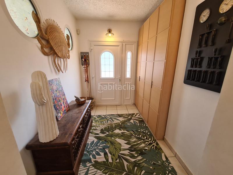 Foto 6a86a07d-3c0f-4f9b-8c2b-b497ba940ce3. Casa adosada bonita casa con piscina y amarre de 12m, cerca del mar en Empuriabrava