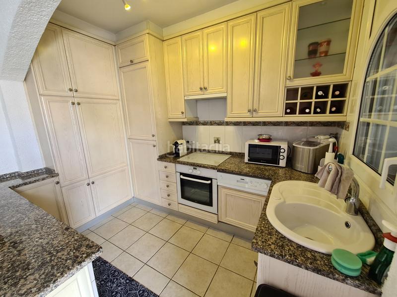 Foto ba612e2e-87d4-4442-a6b3-ad0653fc7f99. Casa adosada bonita casa con piscina y amarre de 12m, cerca del mar en Empuriabrava
