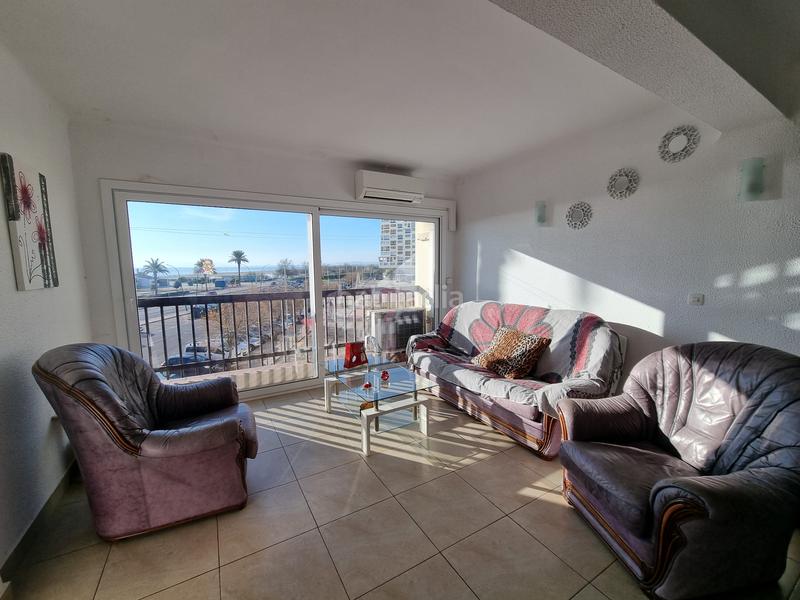 Foto 4c68df34-5a47-4716-abb6-c0d59b1c55dd. Apartamento encantador piso en primera línea de mar en Empuriabrava