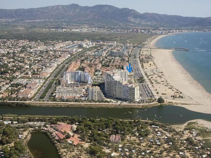 Foto 617fbaac-1f8f-49c4-8f4a-94867552c347. Apartamento encantador piso en primera línea de mar en Empuriabrava
