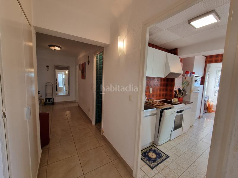 Foto 8dbfebbe-9ba6-43cb-a056-a7ce86b51e09. Apartamento encantador piso en primera línea de mar en Empuriabrava
