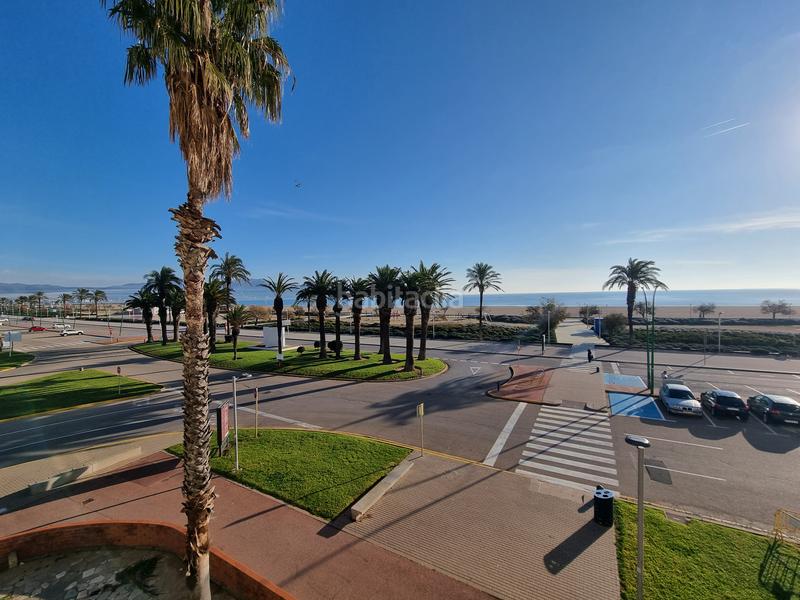 Foto c1055766-ae58-4332-a4a9-20bc65552afe. Apartamento encantador piso en primera línea de mar en Empuriabrava