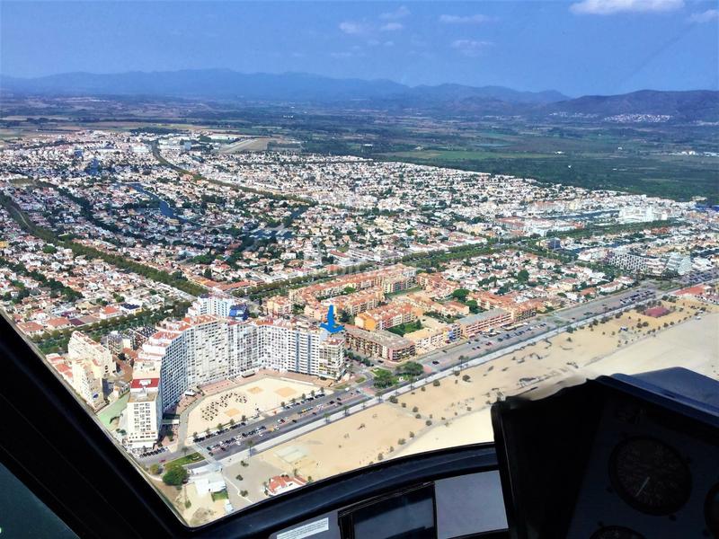 Foto c5e882c1-d7c5-4012-a86a-02bebcf29771. Apartamento encantador piso en primera línea de mar en Empuriabrava