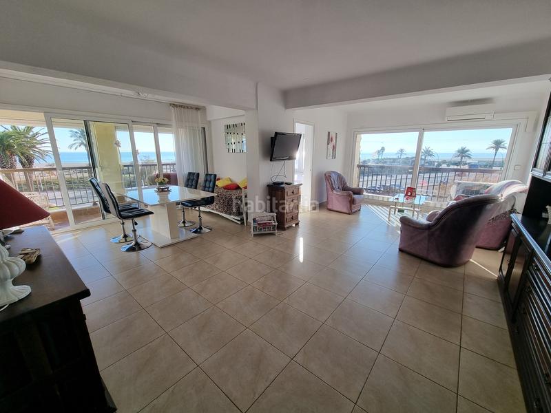 Foto f6c21b4a-3e48-4241-92b7-170a1b50a6ff. Apartamento encantador piso en primera línea de mar en Empuriabrava