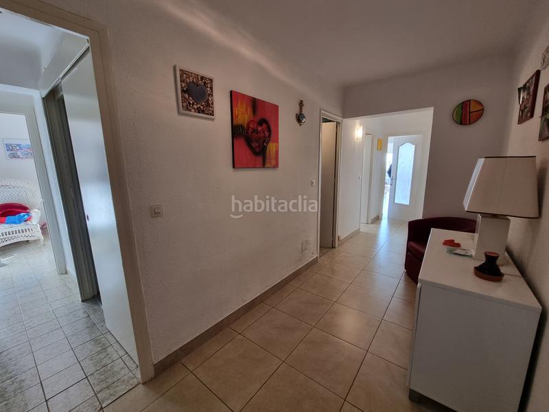 Foto fd3512ac-5709-4747-bc57-3dbd17bcc547. Apartamento encantador piso en primera línea de mar en Empuriabrava