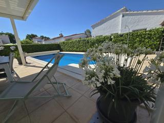 Maison dans Carlit - Montseny. Casa con 4 hab., piscina, licencia turstica, y alquiler de amar