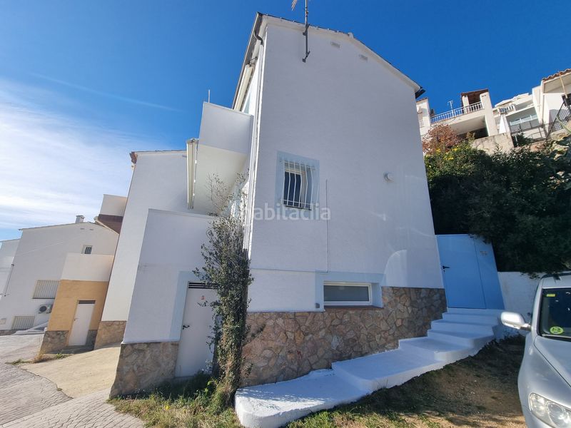 Foto 91f2411e-7510-4db9-9986-e7176a015ce3. Casa aparellada amb xemeneia calefacció aparcament a Roses