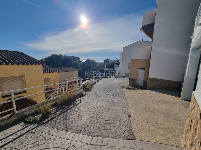 Foto ab612b29-0ce8-45fb-9291-1ca0dd9c5a8c. Casa aparellada amb xemeneia calefacció aparcament a Roses