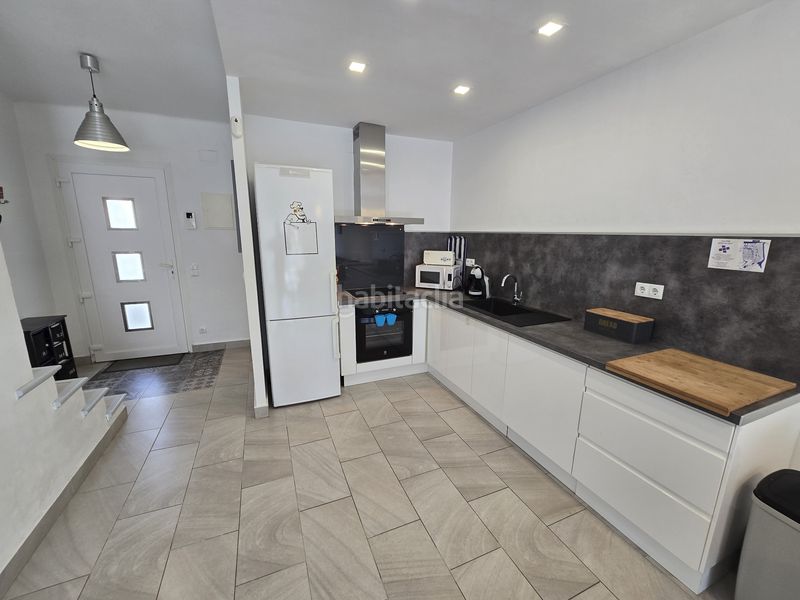 Foto 57a7faf8-cc2e-4283-bb19-b8d5e9b17ae1. Casa adossada amb aparcament a Port Banyuls - Port Alegre - Port Empordà Empuriabrava