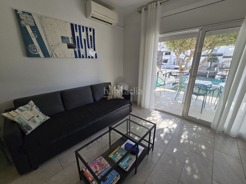 Foto dce43e81-a0e5-4366-8033-e874be975b9a. Casa adossada amb aparcament a Port Banyuls - Port Alegre - Port Empordà Empuriabrava