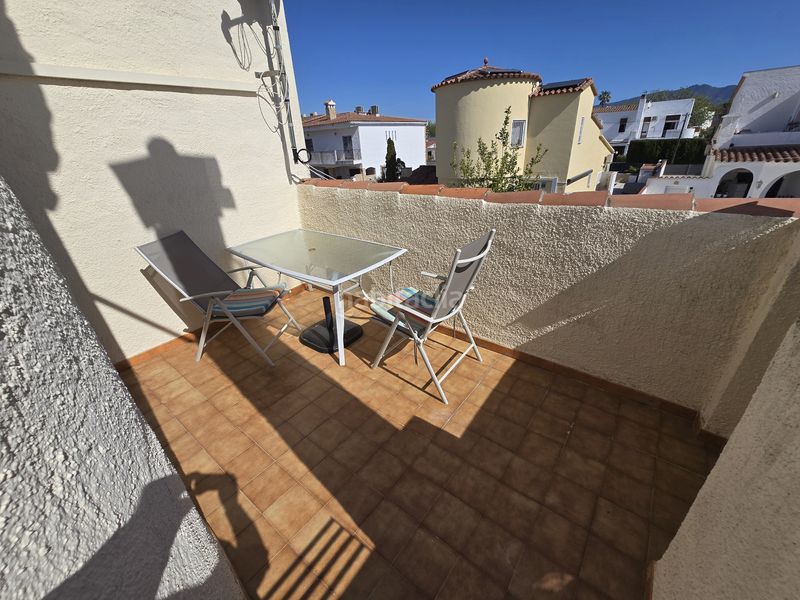 Foto 9c9c6091-089b-4bfe-bf36-7bb4bb674cd0. Casa amb aparcament piscina a Peni Empuriabrava