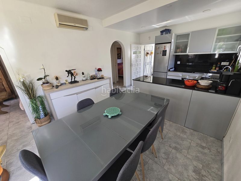 Foto b8c69100-017f-4fe5-a011-31347e5974aa. Casa amb aparcament piscina a Peni Empuriabrava