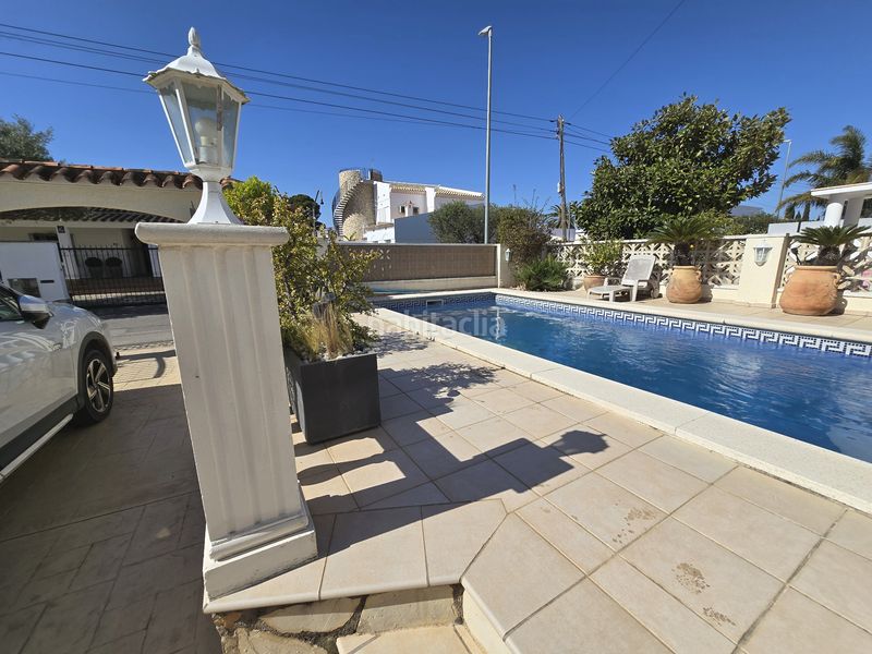 Foto bb526dac-76c6-4487-ace7-99e06093e1f8. Casa amb aparcament piscina a Peni Empuriabrava