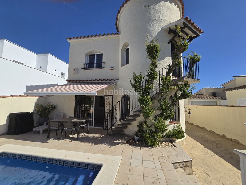 Foto d095ae28-fbc7-4cb3-b69f-c9121a3a1def. Casa amb aparcament piscina a Peni Empuriabrava