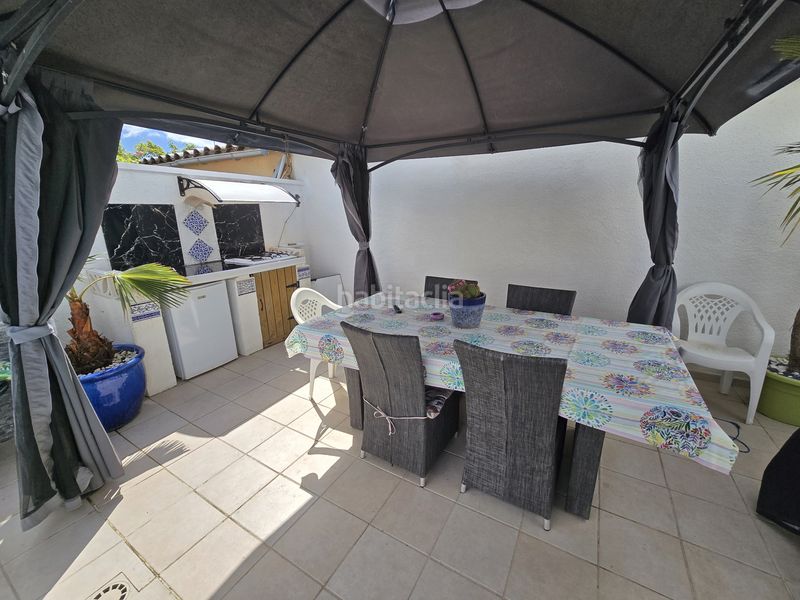 Foto e2ed99fe-9d2e-483e-8ac3-46610af8ba51. Casa adossada amb xemeneia aparcament piscina a Puigmal - Mas Nou Empuriabrava