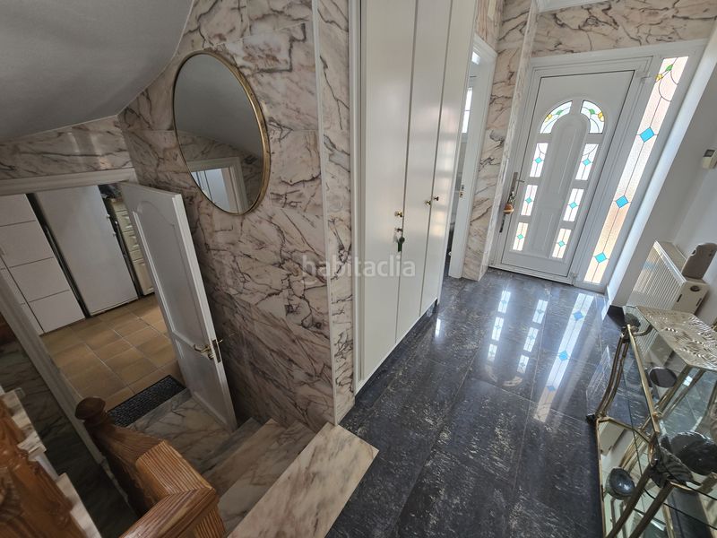 Foto 1ab56075-71e6-4936-9fe8-95b280eed2cd. Casa amb xemeneia calefacció aparcament piscina a Empuriabrava