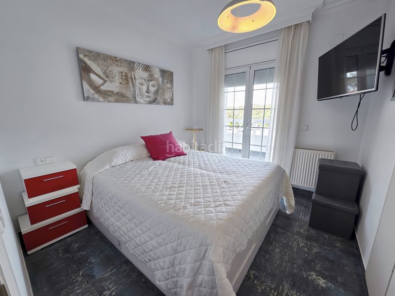 Foto a5bd71af-7994-4668-aa3d-2adfbf3362f2. Casa amb xemeneia calefacció aparcament piscina a Empuriabrava
