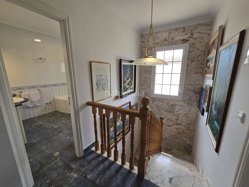 Foto d13aeb27-1b2c-48a7-9fd9-2c5b32e396d7. Casa amb xemeneia calefacció aparcament piscina a Empuriabrava