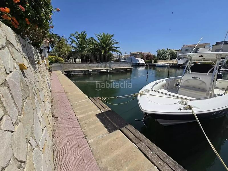 Foto 4e5f341f-877f-4567-b666-0dca765a7563. Apartament amb aparcament a Salins - Cavall de Mar Empuriabrava