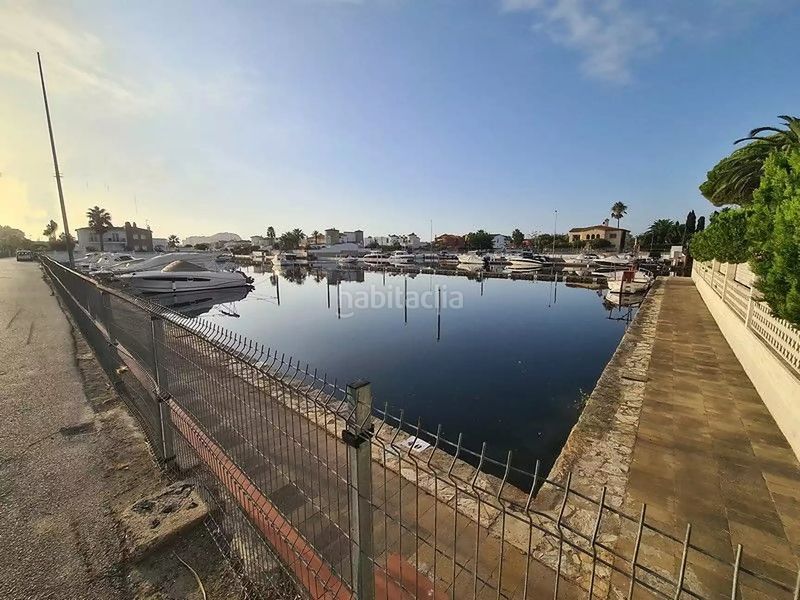 Foto c226eb0e-dab5-4a68-8c7a-37b756e62aa1. Casa amb calefacció aparcament piscina a Peni Empuriabrava
