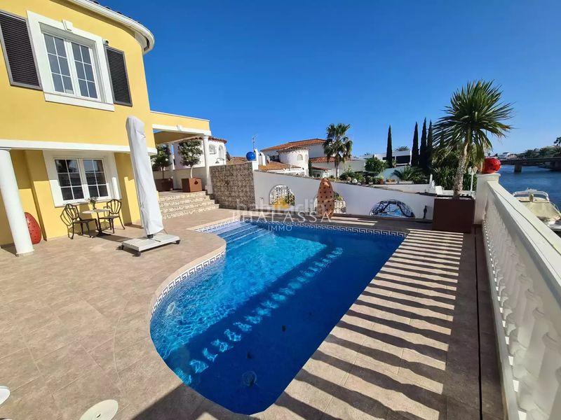 Foto 608b610c-8368-471f-a26f-7c11f3e7be44. Casa amb calefacció aparcament piscina a Francolí - Freser - Noguera Empuriabrava