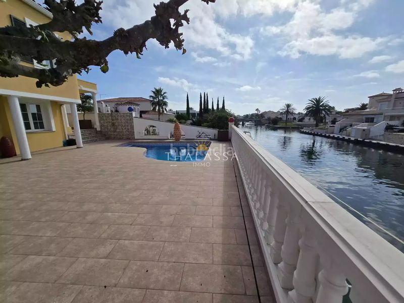 Foto 78bc62fc-1d6e-42e6-8134-1677b32ba59e. Casa amb calefacció aparcament piscina a Francolí - Freser - Noguera Empuriabrava