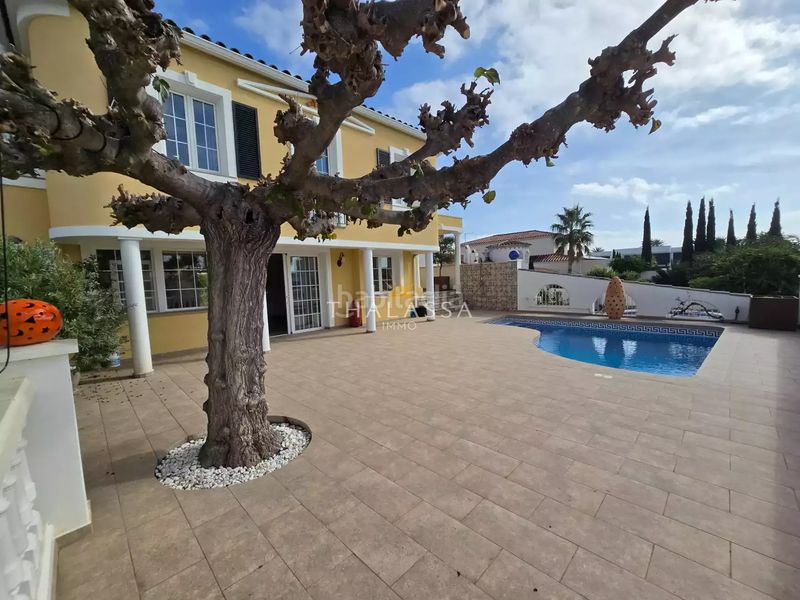 Foto 96bd9872-5b19-4199-9e9f-2380d2365258. Casa amb calefacció aparcament piscina a Francolí - Freser - Noguera Empuriabrava