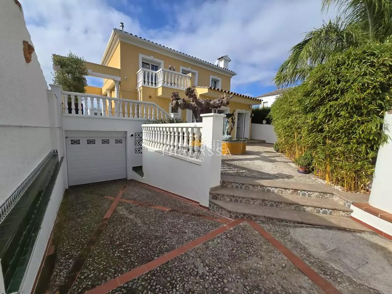 Foto 9707475c-7944-4fdb-aa72-fa09d57550a1. Casa amb calefacció aparcament piscina a Francolí - Freser - Noguera Empuriabrava