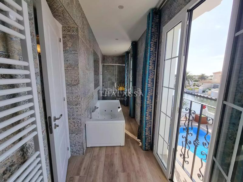Foto a2e16452-4173-4595-92fe-66e3c12ca688. Casa amb calefacció aparcament piscina a Francolí - Freser - Noguera Empuriabrava